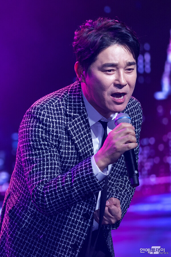 [today포토] 임창정,’파워풀하게’