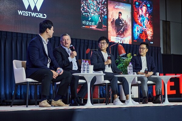 (왼쪽부터) 이성규 넷플릭스 한국 및 동남아시아, 대만 프로덕션 총괄 시니어 디렉터, 테드 서랜도스 넷플릭스 공동 최고 경영 책임자(CEO), 손승현 웨스트월드 대표, 홍성환 스캔라인VFX아이라인스튜디오 코리아 지사장