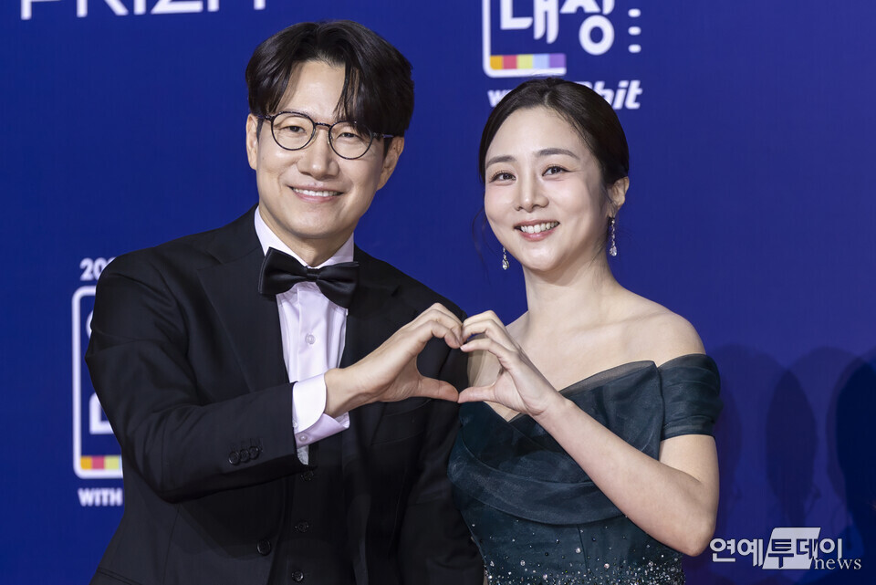 [today포토] 조우종 - 정다은, '하나 된 하트'
