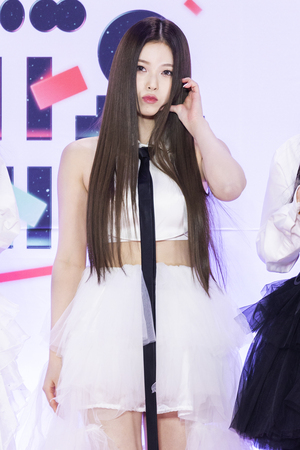 [today포토] 엔믹스(NMIXX) 규진,’입술 쪽!’